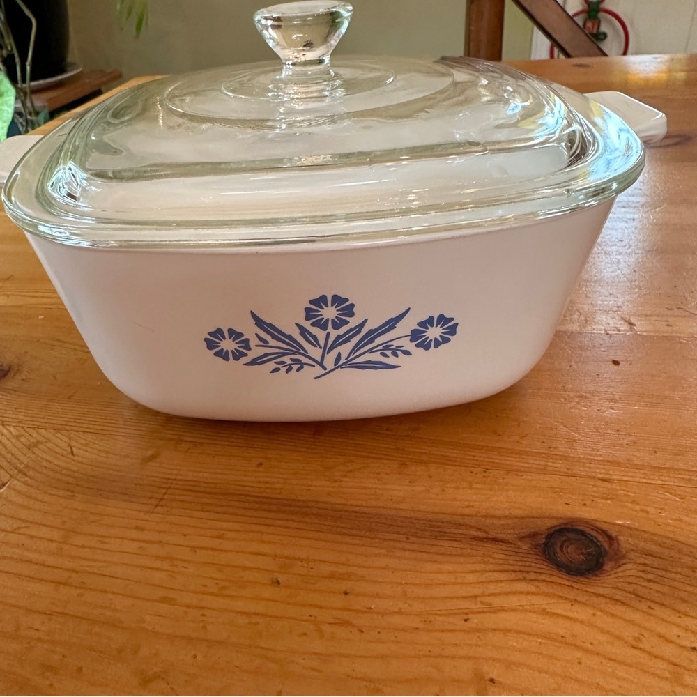 Vintage CorningWare dish 1 1/2 quart casserole dish from the "Blue Cornflower"